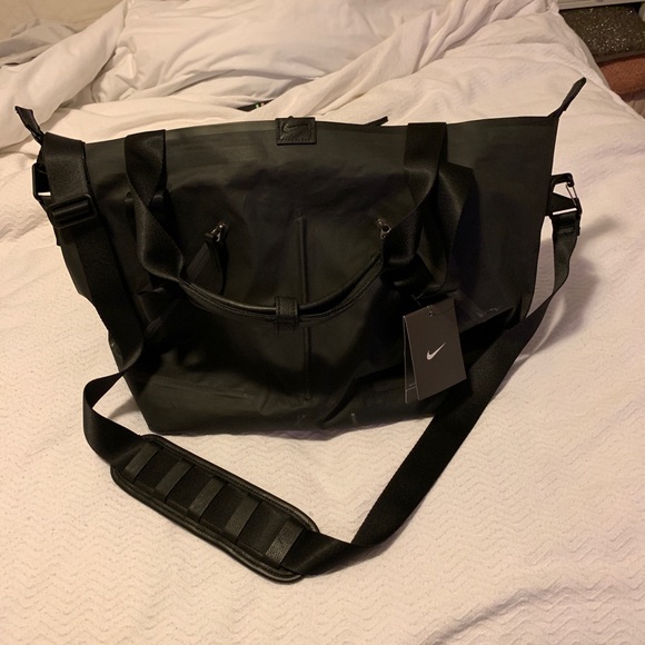 nike formflux tote